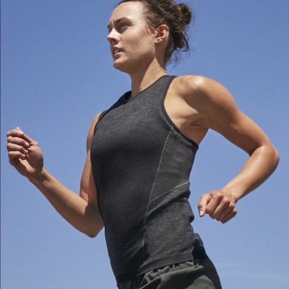 Athleta Fitted Workout Tank NWT - Picture 2 of 8